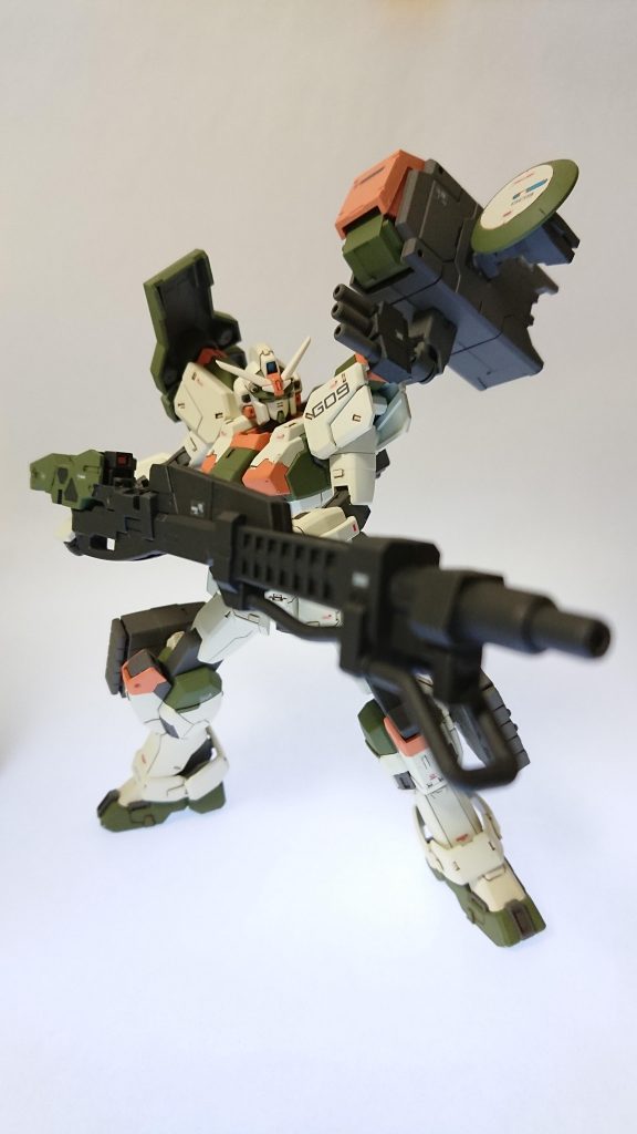 メインウェポンのスマートガン。