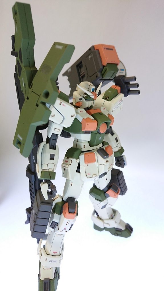 スジボリ等で少しディテールUPを。