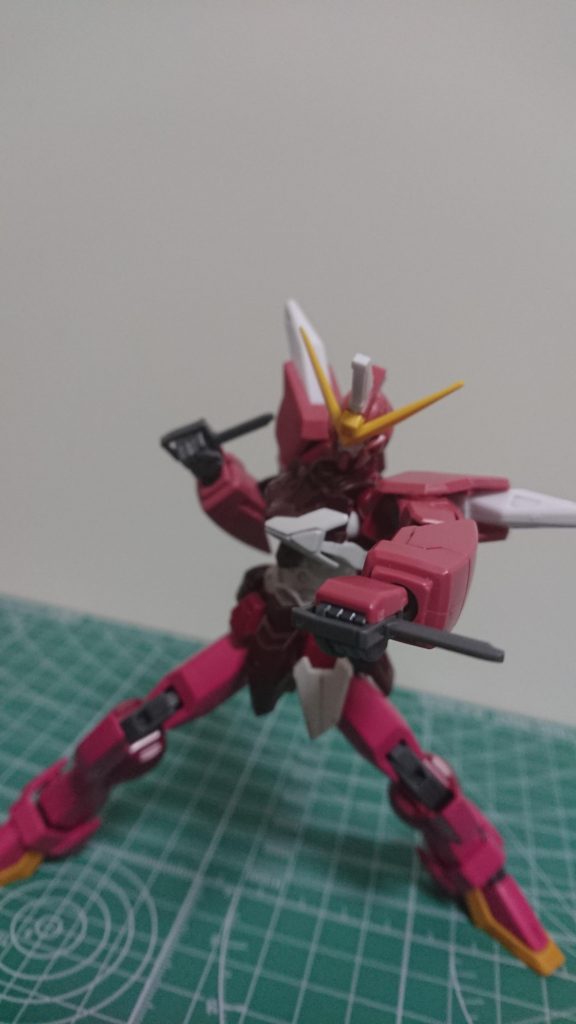 武器は頭部バルカンとナイフが二本のみ。
ジャスティス関連が思ったより高い。