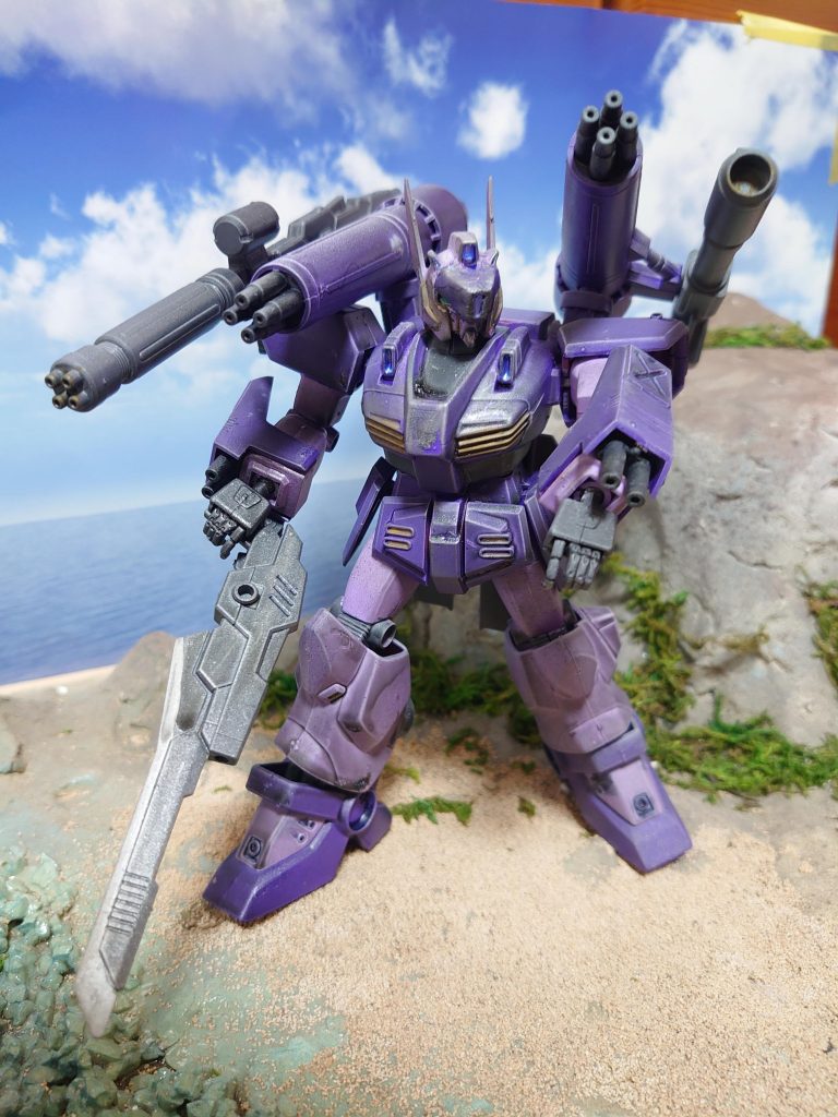 身構える。
紫系統で塗装。ウェザリング。
その後、グレークリア+シルバー(軽く)+つや消しトップコートで、最終仕上げに。