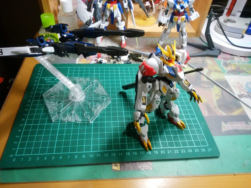 そして蒼龍号も無事に完成｡
フラウロスではシール再現だったところは大体塗装をしました｡
ただ、目の付近はフラウロスのシールをそのまま使っています｡
自分にはこれを綺麗に塗れる自身はなかったので