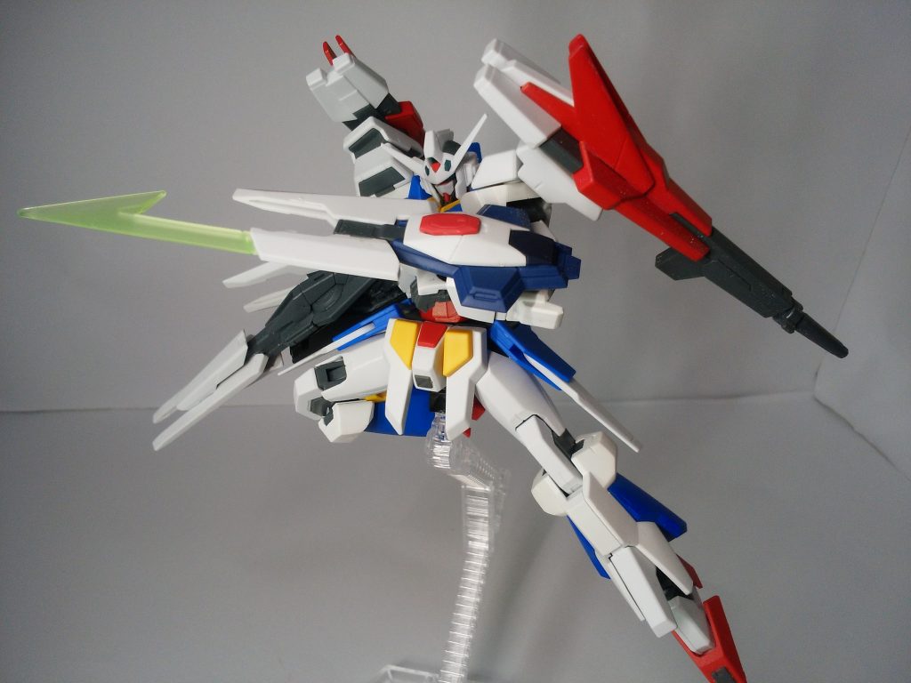 両腕にグランサシールド改を装備｡物理的防御力に加えて､ビームシールドの装備により､敵ビーム攻撃をより防ぐ事が可能｡
又､左腕のシールドにはシグルブレイド改を装備｡