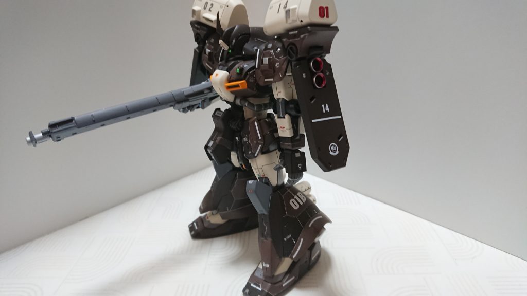 モノアイはUVレジンで自作し、若干稼働できます