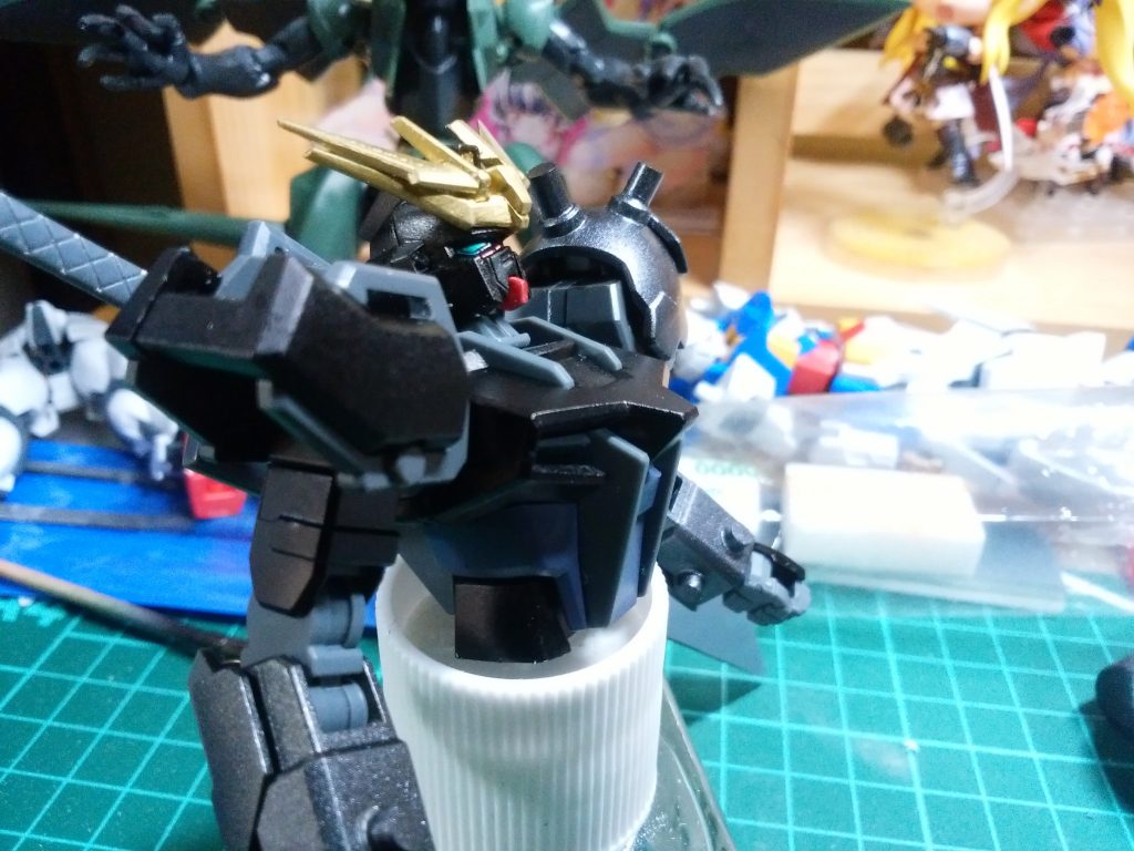 魔晄の目はメタリックブルーとメタリックグリーンをミックスしました｡