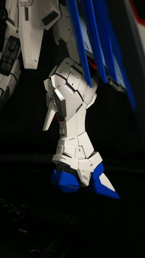 脹ら脛の部分ですかね…。
こちらもシンプルに…。