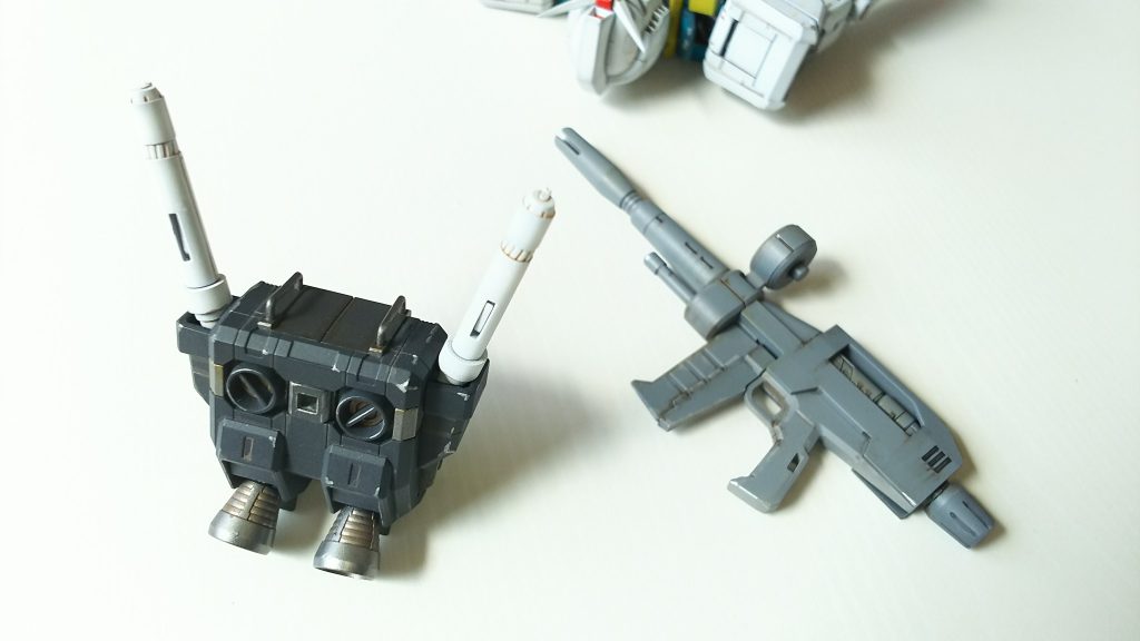 あとは組み付け♪
ついでにライフルも適度に汚して完了です♪

いずれはフレームも交換しようかなぁ…。
最近のガンプラって妙に素材が柔らかいんっすよね…