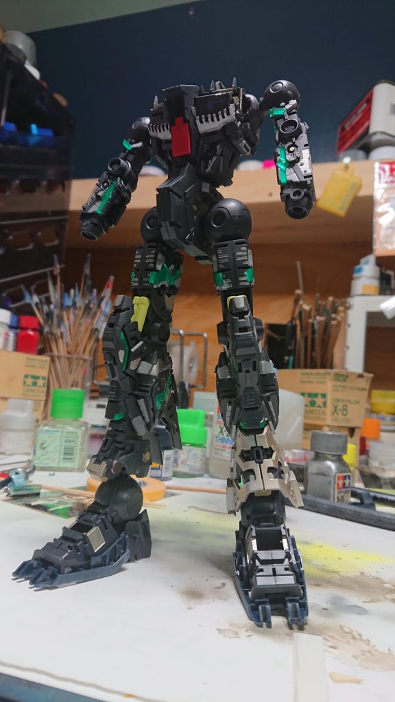 付属の可動指塗装をしくじり 破損😅