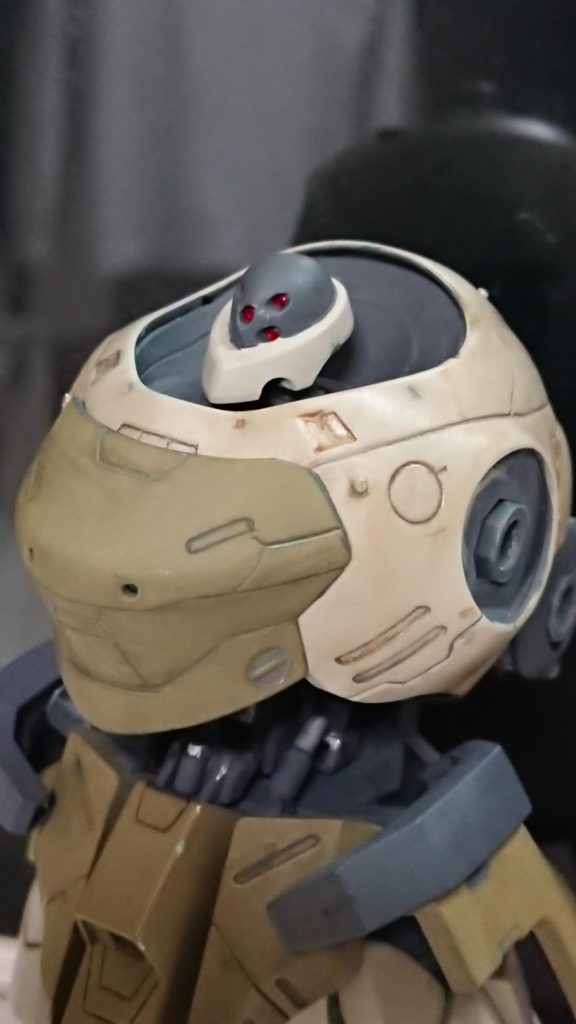 グシオンの腕装甲に隠された百里の頭