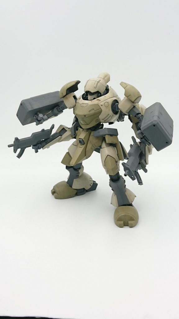 シールドナックル
グシオンハンマーがバルバトスのと戦闘で、そうはならんやろってぐらい見事に真っ二つになった物に持ち手をつけただけの武装