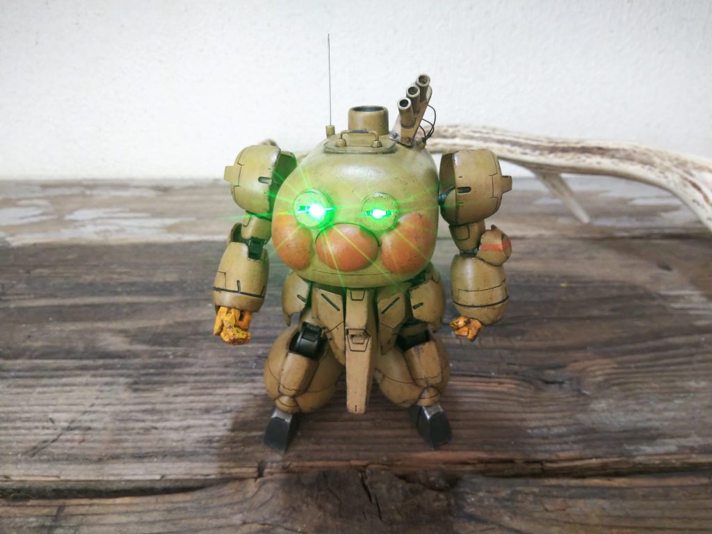 目はミライトを仕込んで光る様にしてますw