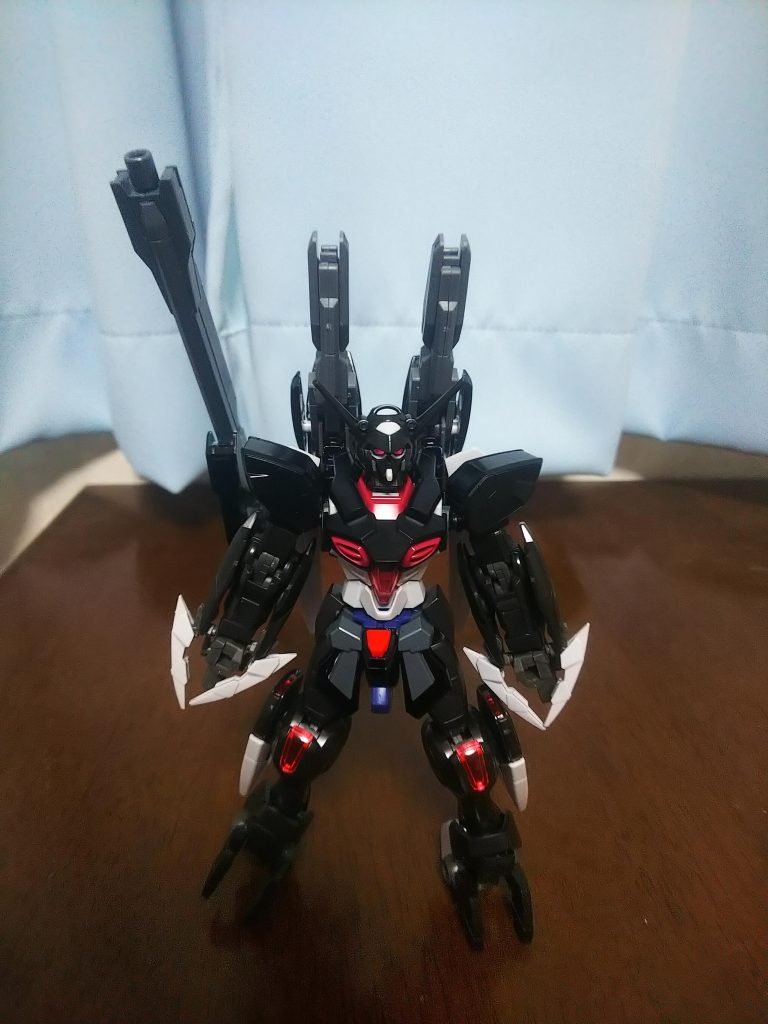 メイプルの『機械神』を再現した形態。 機体ダメージの蓄積が一定量を超えるとこの形態に変化します。 各部に装甲と武装を追加しております。