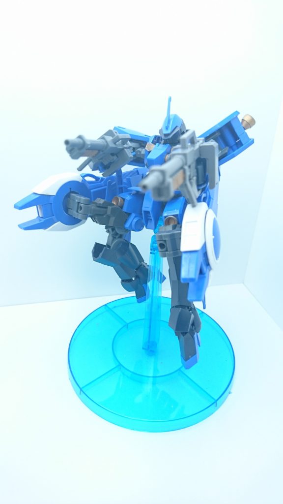 脚部のレールガンはグレイズ単体で使用することはできない。そのため、合体解除後に継続して戦闘を行う場合は切り離されることが多い。