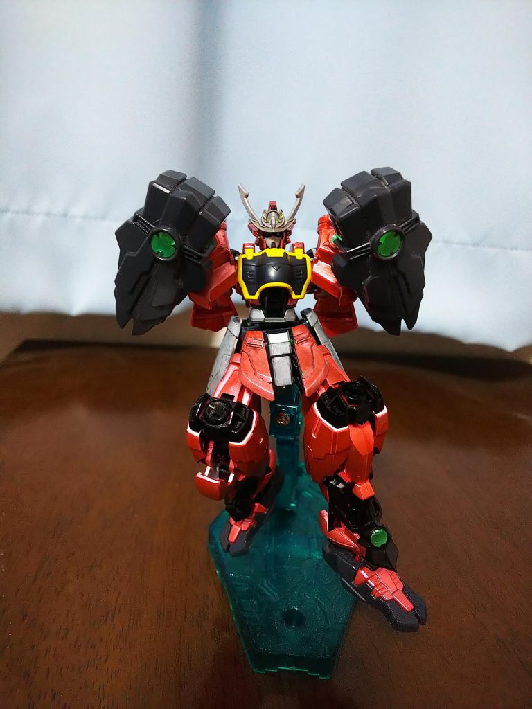 鉄拳~胴体割~ボディブレイク
胴体以外を失った機体の胸部を砕き破壊します。