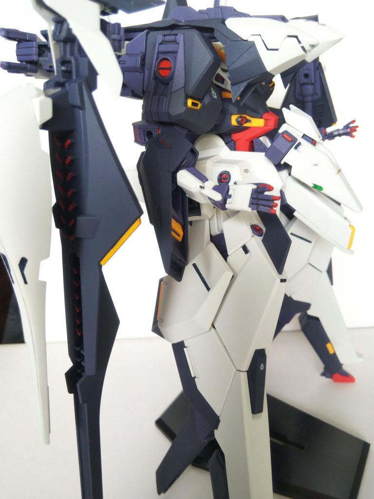 イエロー、レッド、ネイビーの細かい塗装箇所がかなりありました…
ウィンチキャノン展開時の内部のハの字ディテールは参考画像が見つからず勝手にレッドで塗装