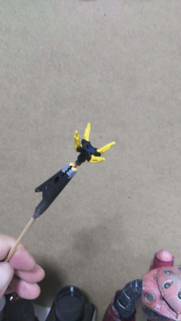 バックパックの爪はRGズゴックの内部フレームから。