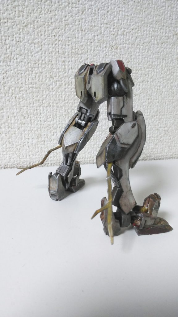 足に生えてる物は爪にもエフェクトにも見えるような感じで、足もとが寂しかったのでFigure-riseStandardドラゴンボールのエフェクトパーツを流用しました。
ここまでご覧頂きありがとうございました。