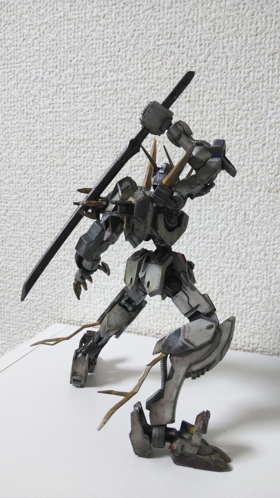 バックパックにも4本爪があり、保持出来ます。