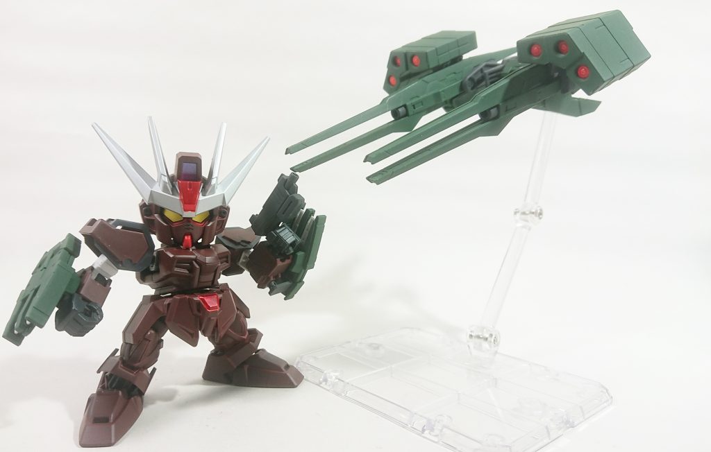 ◆脳内設定
・傭兵ストライクガンダム
様々な戦場を渡り歩くフリーの若き傭兵。
ヘビーストライカーを装着することで『ヘビーストライクガンダム』となる。
金にがめついアウトロー気質な性格だが、外道に加担することを良しとはせず、自分なりの正義と倫理に従い今日も戦いを続けている。
ハンドガン・ビームガトリング・マルチランチャー(両腕)・ヘビーストライカーにより各種レンジに対応した射撃を行えるほか、両腕のランチャーをナックルガード代わりにしての格闘戦も得意としている。