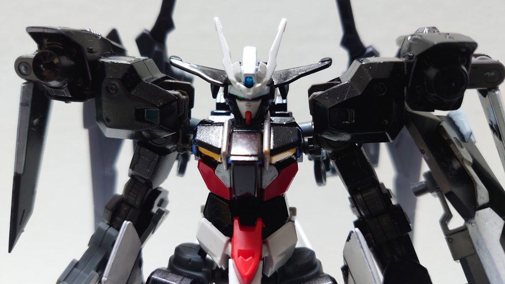 顔はインパルスガンダムアルクにダブルオースカイのアンテナを加工して接着