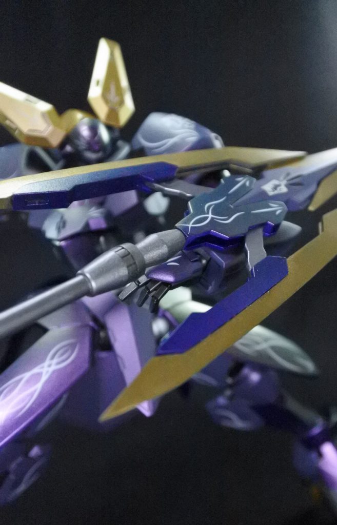 そして
ヴァルキュリア・シールドブレードを展開し、柄を接続することで「槍持つ乙女-ゲルヒルデ-」真の武装が現れる。