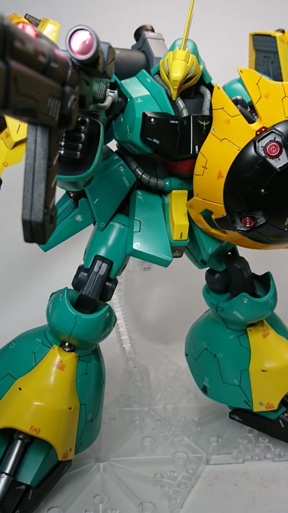 アクションポーズその2
ライフルを構えて。