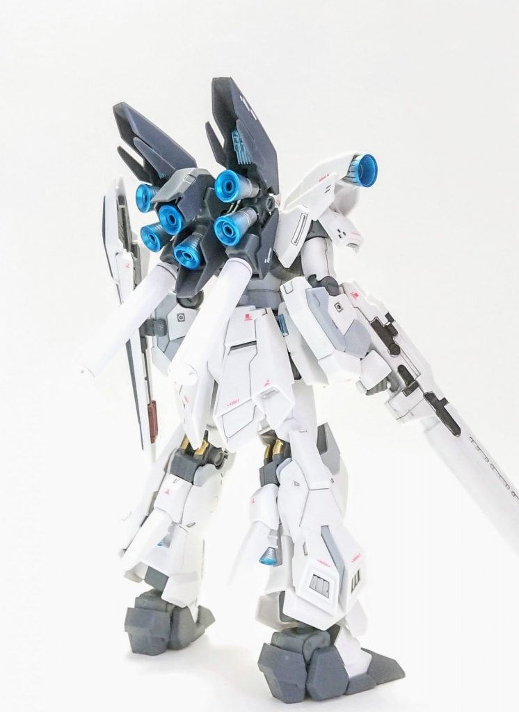 後ろです
バーニアはメタルブルーでグラデーションをやってみました
キレイにできて満足です
この後ろからあふれでるかっこよさがたまりません