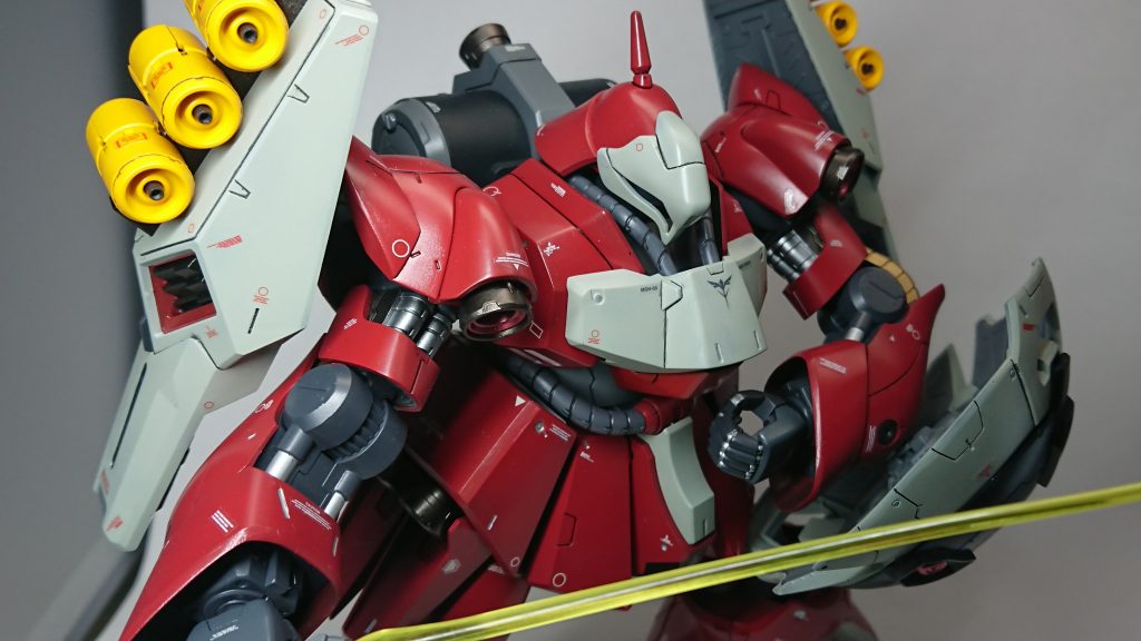 アクションポーズその5
ビームサーベルを構えて。