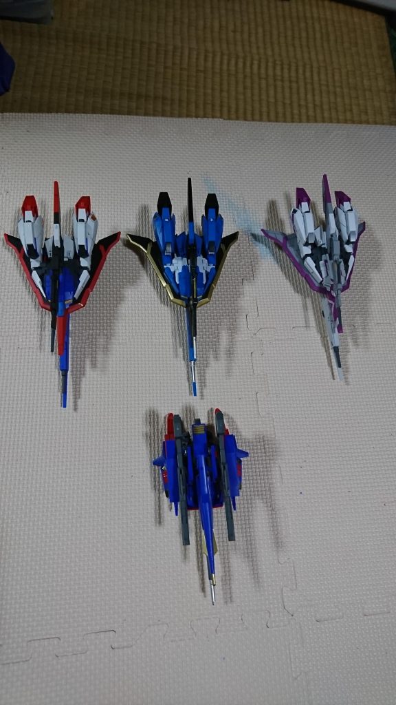 他のゼータガンダムと並べて見ました！m(__)m