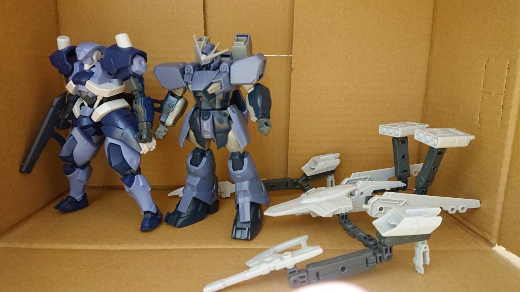 元のキット達。ジャンク扱いなので安く買えました。全部で1700円くらいだったかな？