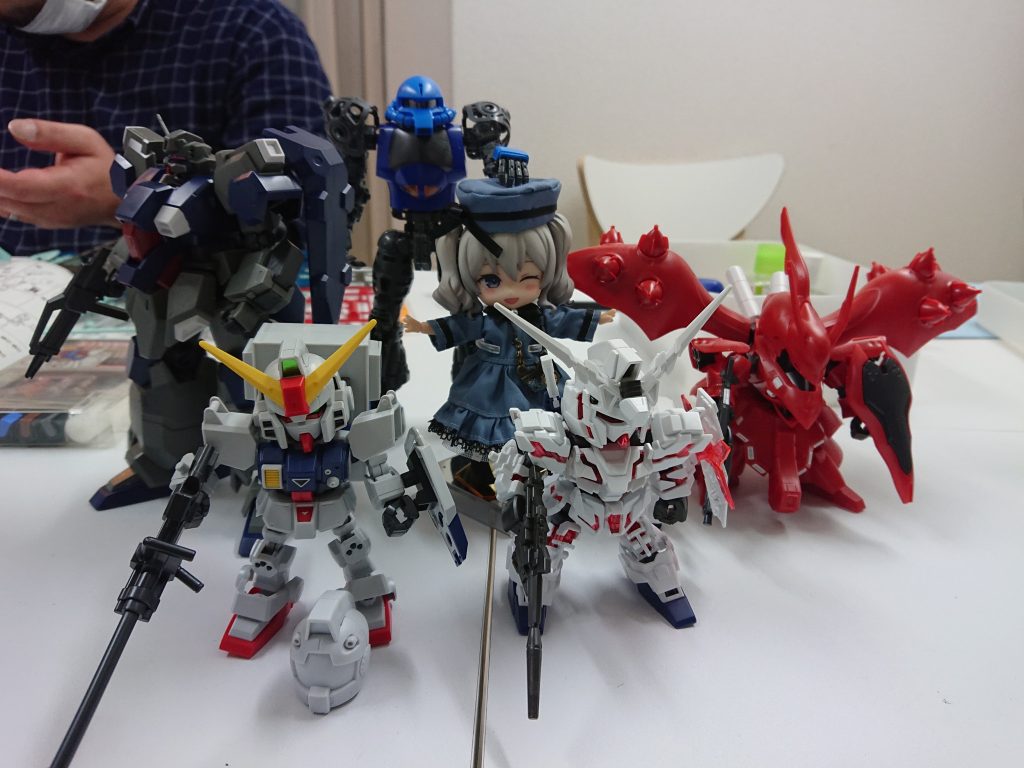 組み始めたのは仲間達とのプラモ会のときでした。