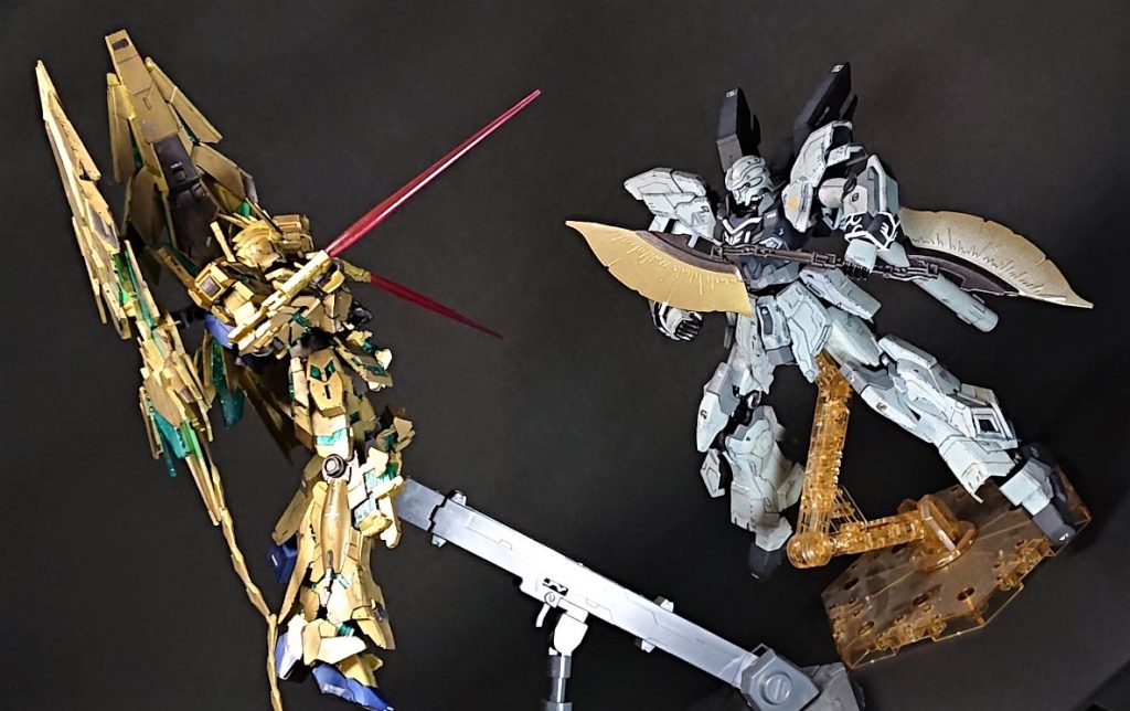 以前制作したHGフェネクス最終決戦仕様と。
