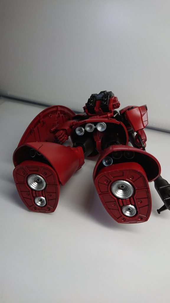 バーニアはエナメル系のマーカーでそれらしく。