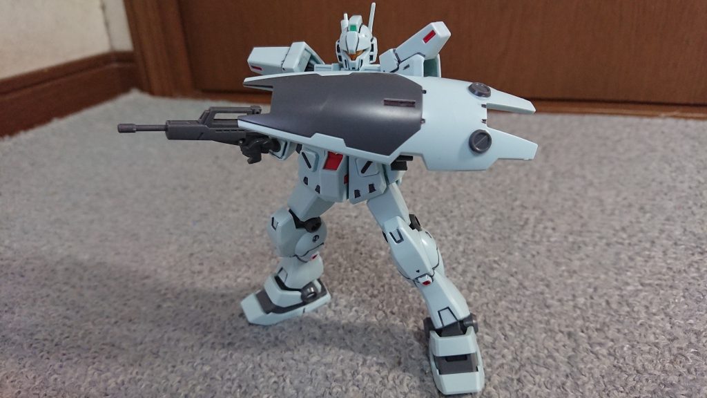 シンプルな見た目とは裏腹に多数のハンドパーツなどでプレイバリューは高め