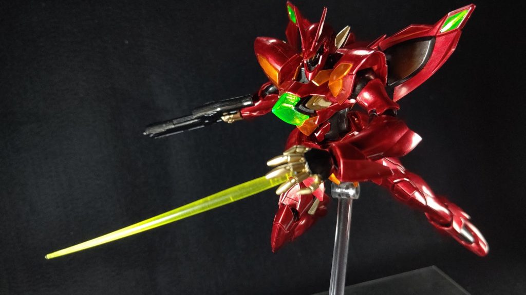 アクションポーズ②
ビームサーベルがついてこないので
多分これバーザムらへんから取ってきました。