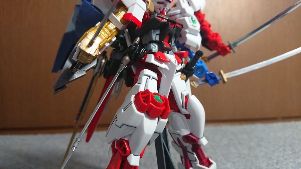 右腰にトツカノツルギを追加
これでナインソードです