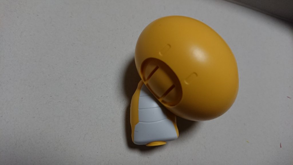 まずは『首』を倒す。
通常『足』の部分に『頭』をつけます。