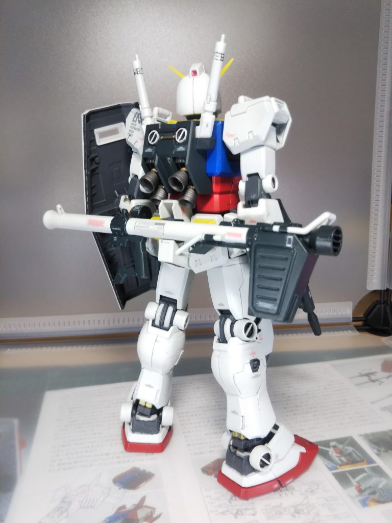 バックショット
バックパック塗り分けしてみたものの筆塗りの雑さが目立ちますね。