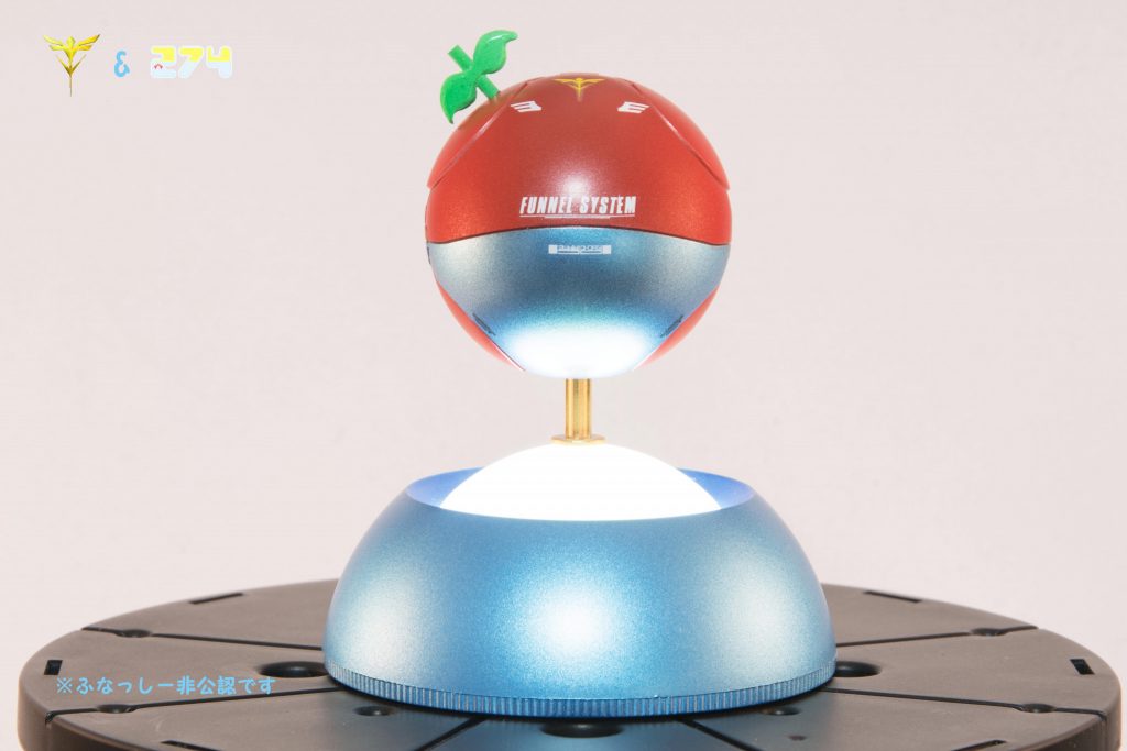 背面ショット
ファンネル搭載。　てっぺんにジオンロゴ。