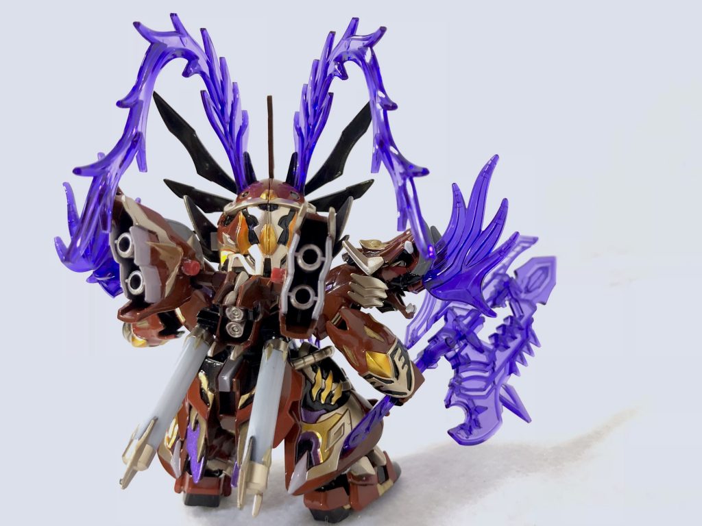 背面はこんな感じ。武器を背中に2種マウントできます！