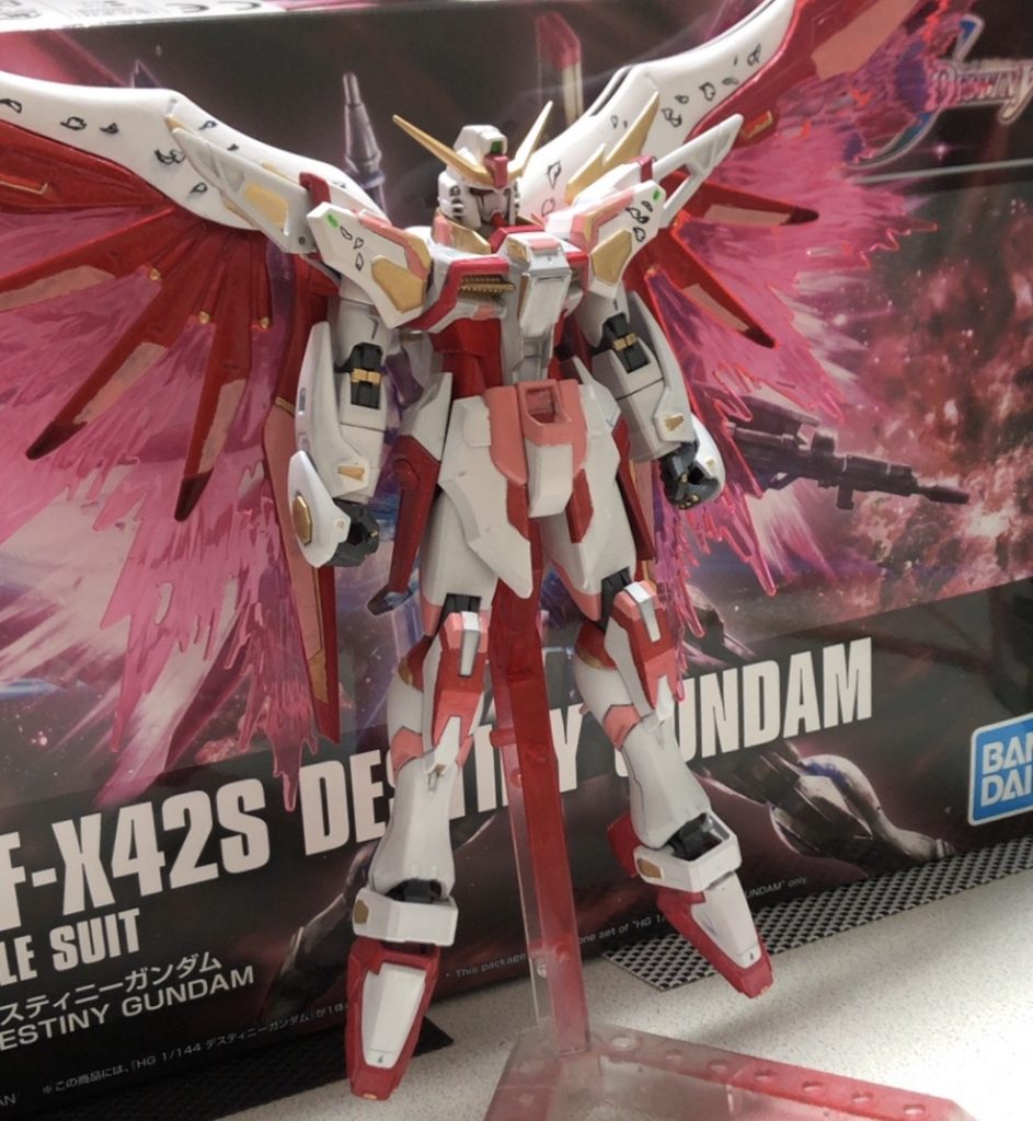 デカール貼る前ですね…桜吹雪をイメージして肩と羽に桜の花びらを描くのが大変でした！そしてデカールも水転で貼ったのでもう(苦笑)