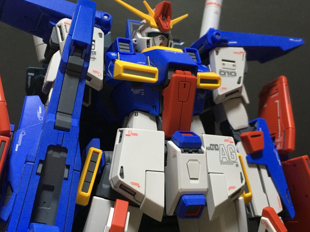 煽りめにバストアップで。
迫力が凄い…