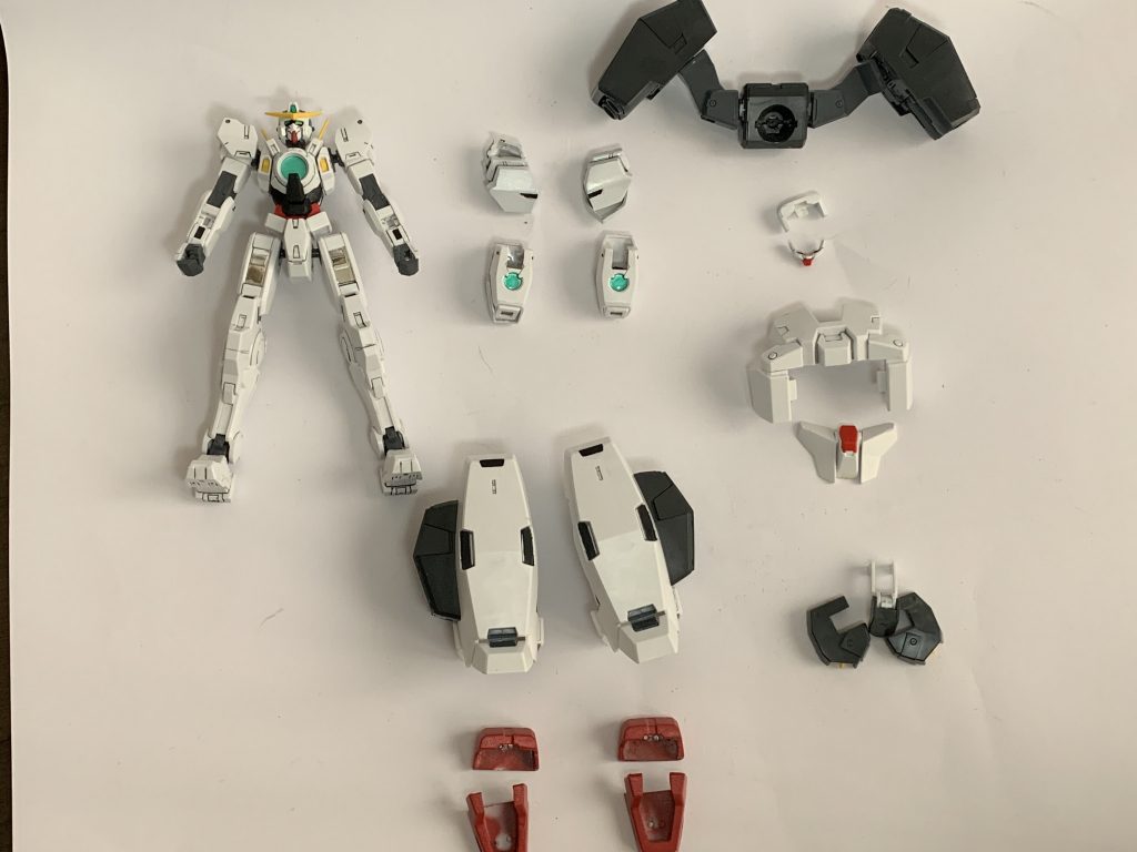 一式です。
ナドレの頬、肘、腰部前後、足の平とヴァーチェの腰部、腕部、靴の装甲に直径1mmのネオジム磁石、ヴァーチェのマスクにホッチキスの芯、強力な磁力が必要なナドレの太陽炉とヴァーチェの腰部リアアーマー、バックパックには百均の直径6mm磁石を埋めています。
他のパーツは磁力介入することなく着脱できます。