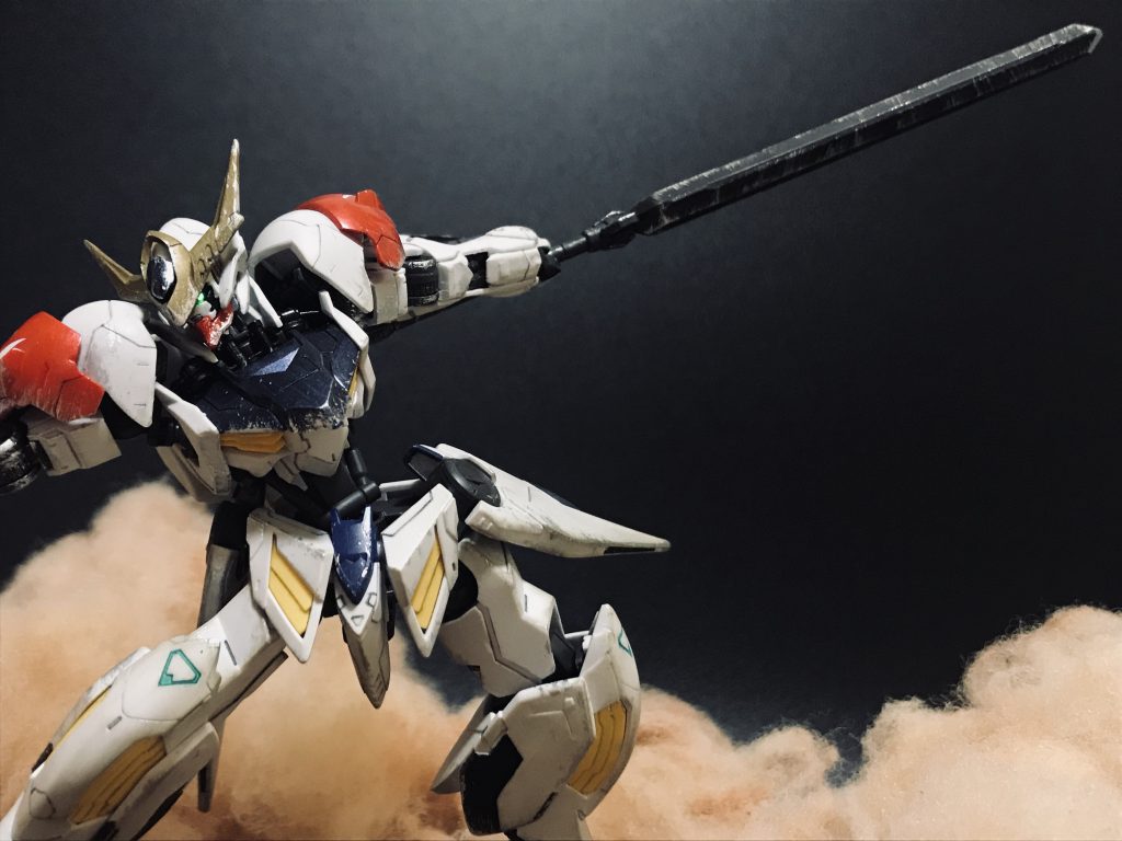 *LEDで目が光ります!*
各部に部分塗装・ウェザリングを施しつつ、基本的にはアニメのワンシーンの再現なのでシンプルに仕上げました😄