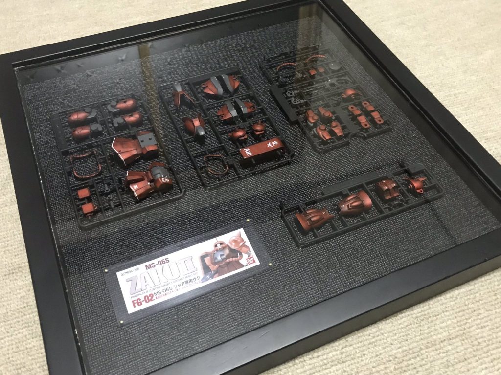 実は額とバックは黒サフを吹いただけですw