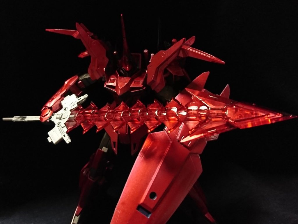 シルバーの上からクリアレッドで塗装　武器のビーストソードはDMM通販で半額だったクリア版のを使用