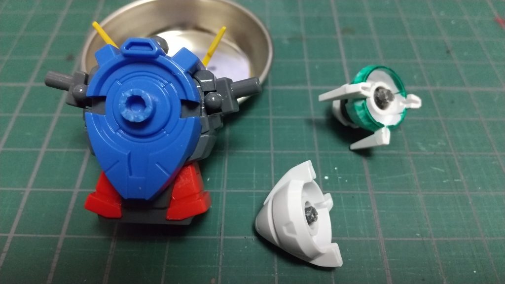 素組みのつもりが、なんとなく改修もしました。

改修１：選択式のGNドライヴの差し替えを容易にする為、ポリキャップを仕込みました。