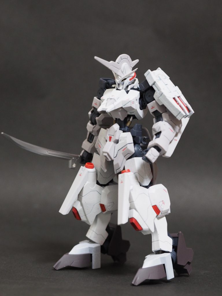 第2形態-伯爵-
肩アーマーを追加した状態