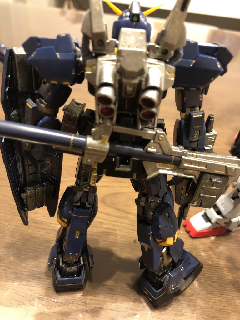 バックパック側は金属感がかなりでてます!