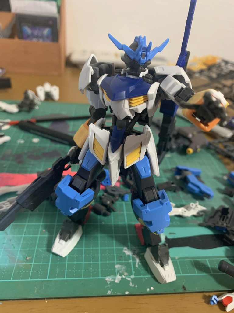 最初はショットガン持たせてやる予定でした
でもなんかロマンが足りなくて……