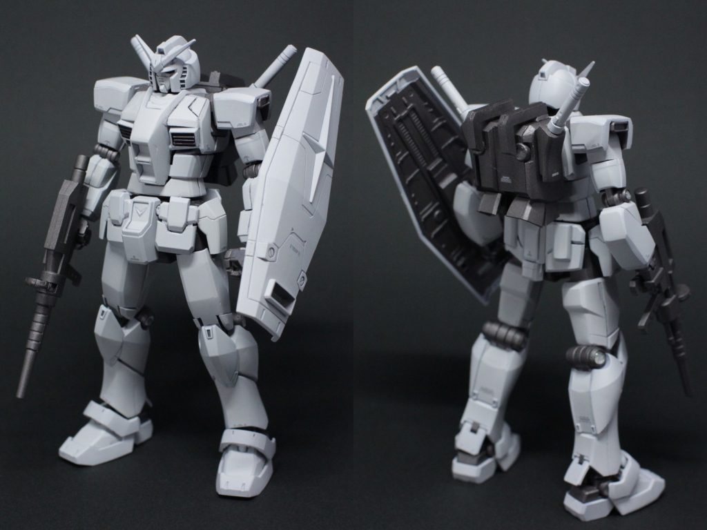 前後写真。
『G40』をベースにGM/GMをはじめとしたジャンクパーツを取り入れつつパテとプラ材で形状変更しています。『アムロの遺産』のディテールに寄せつつ、『G40』らしさを損なわない程度のバランスに仕上げたつもりです。